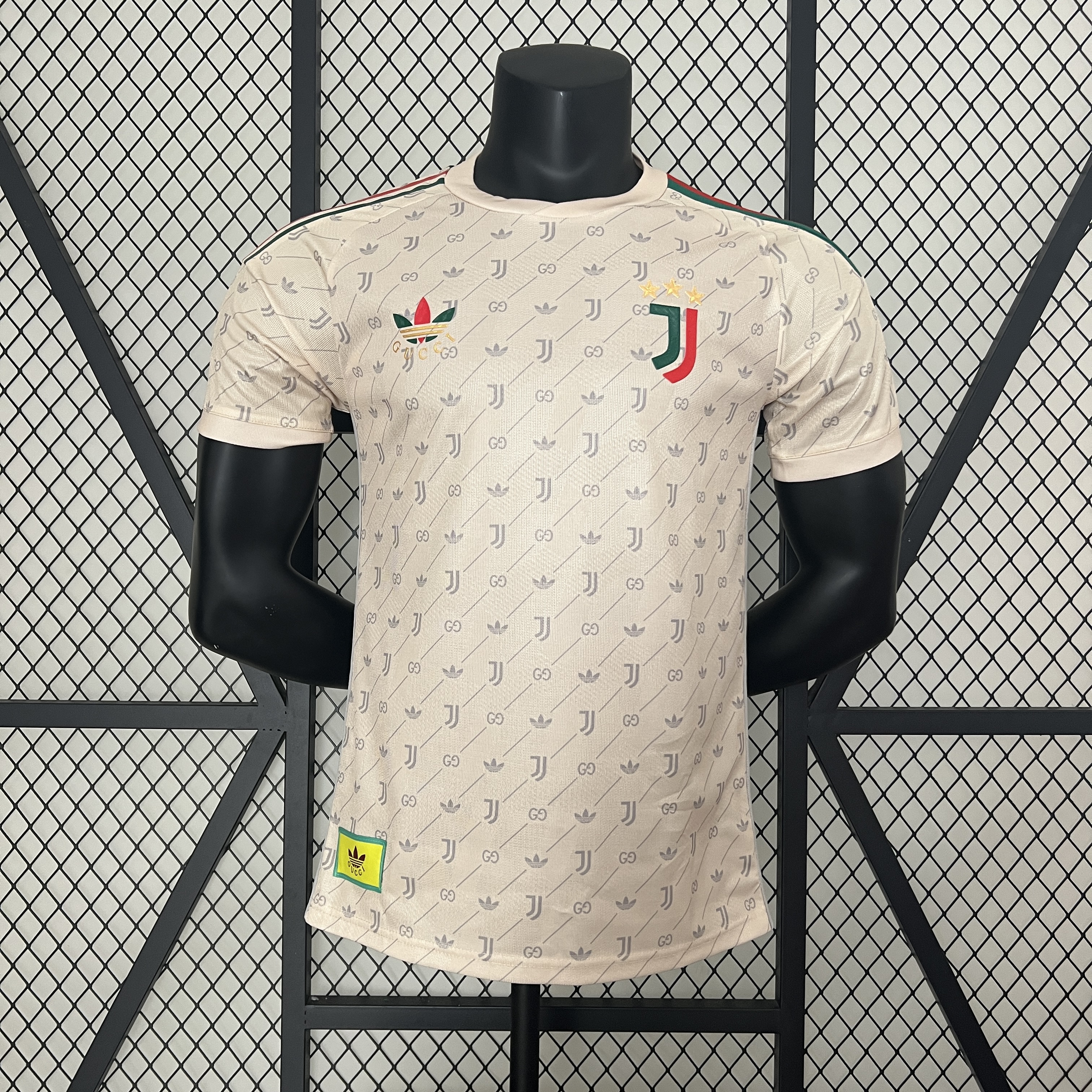 Maillot Juventus Co-brande Version du Joueur 2024-2025
